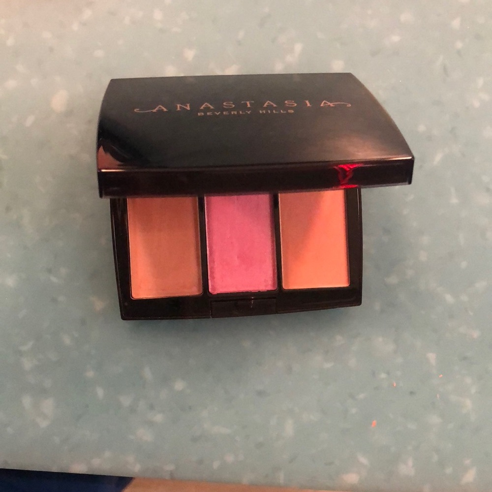 Anastasia Beverly Hills Blush Trio “pool party”